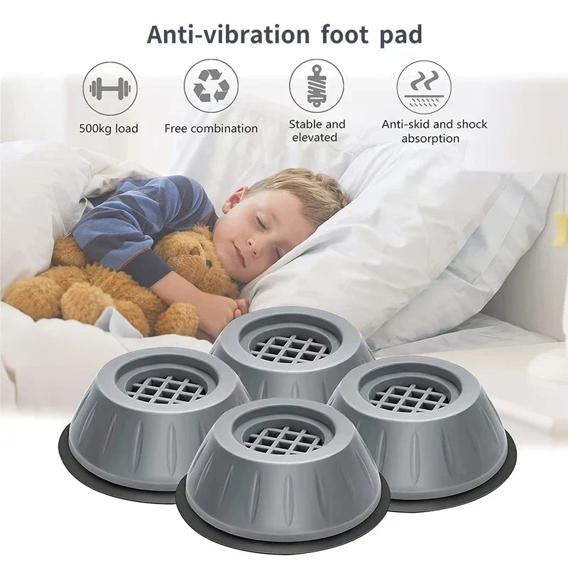 Vier graue Antivibrations-Pads liegen vor einem schlafenden Kind, mit Symbolen für Funktionen darüber.
