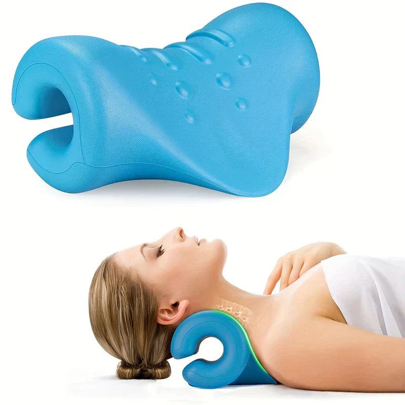cervical stretcher - Ein blauer Nackenstrecker, dargestellt mit einer liegenden Frau, die ihn zur Nackenstützung verwendet.