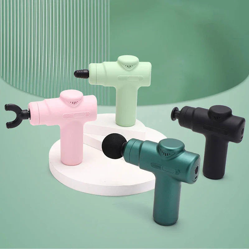 pistola de masaje eléctrica - Dispositivos de masaje manual de colores variados con diferentes cabezales de accesorios exhibidos en soportes escalonados