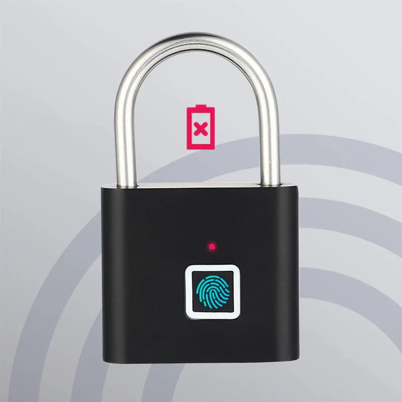 بدون مفتاح - قفل أسود ببصمة الإصبع في حالة فتح مع أيقونة بطارية منخفضة ومؤشر ضوئي أحمر فوق مستشعر بصمة الإصبع