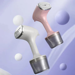 vaporizador de prendas - Primer plano de la boquilla y el depósito de agua del vaporizador de prendas de mano