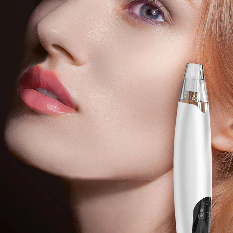 Compresa fría y caliente: primer plano del dispositivo facial portátil blanco colocado junto a la mejilla y mandíbula de una mujer.