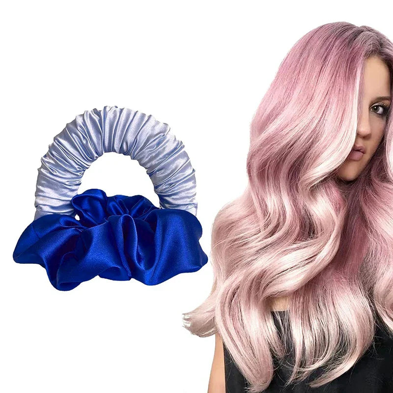 rizador de pelo con cañones intercambiables - Juego de coleteros de satén junto a cabello suelto ondulado rosa pastel peinado