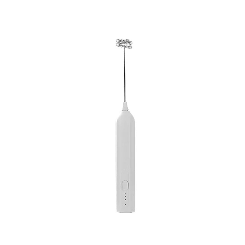 batidor mezclador - Espumador de leche eléctrico manual blanco con accesorio batidor de espiral metálica, de pie sobre un fondo blanco liso