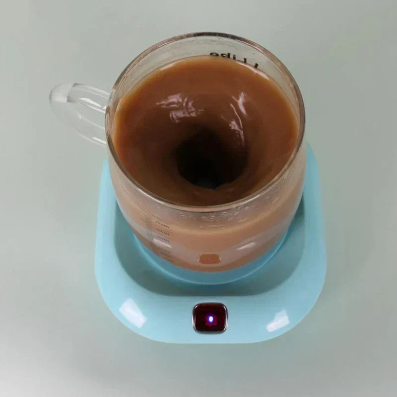 posavasos individual - Taza de vidrio con líquido marrón en remolino sobre un agitador magnético azul claro, con interruptor encendido en luz púrpura