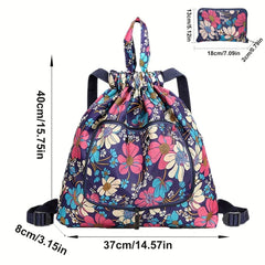 reiserucksack - Vollständig ausgebreiteter dunkler Blumen-Zugrucksack mit Maßangaben, dessen gefaltete Taschenform in der oberen Ecke gezeigt wird