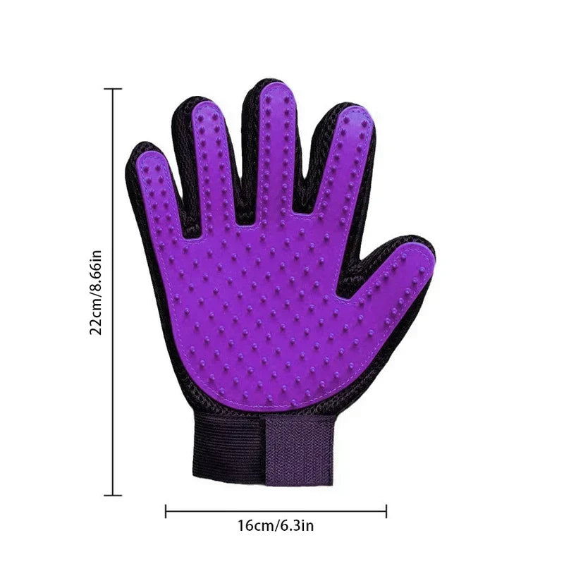 Pet Grooming Mitt - Purple pet grooming glove with black mesh sides, elastic wrist strap, dimensions marked 22cm tall and 16cm wide.
