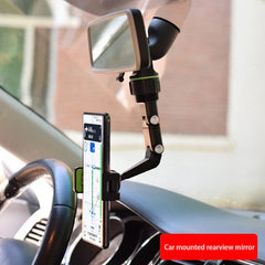Soporte para teléfono montado en el espejo retrovisor del automóvil que sostiene un teléfono inteligente mostrando navegación dentro del vehículo