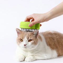 Mascota disfrutando de una sesión de cepillado de masaje con vapor en casa