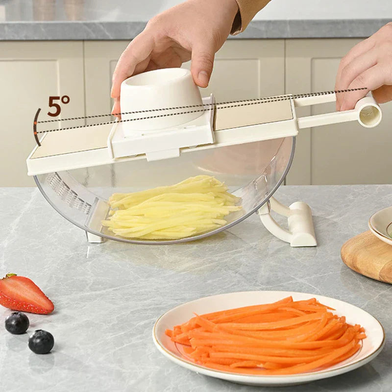 5° geneigter Mandolinenhobel schneidet Kartoffelstreifen mit Sicherheits-Stoßschieber