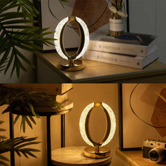 kleine tischleuchte - Kleine LED-Tischleuchte als Tischlampe in einer gemütlichen Leseecke