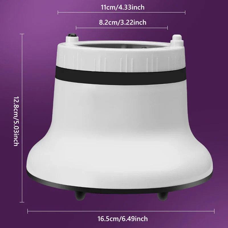 Accesorio para secador de pelo: difusor blanco con detalles negros, mostrando medidas dimensionadas marcadas sobre un fondo morado.
