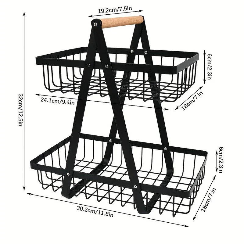 Frutero de hierro forjado - Cesta de almacenamiento de alambre rectangular de dos niveles con dimensiones de medida marcadas sobre fondo blanco