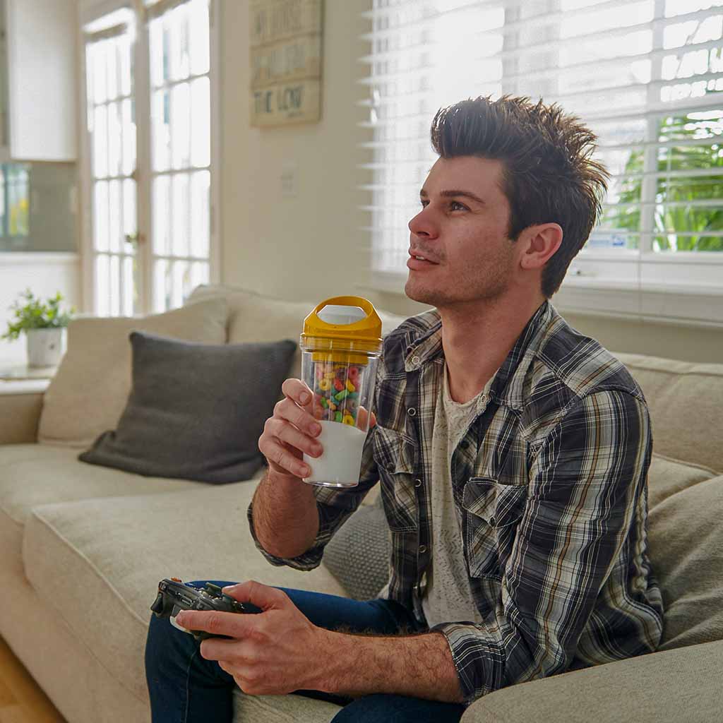 The CrunchCup Everich and Tomic Housewares Co., LTD