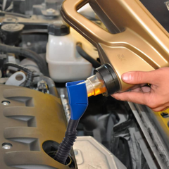 Retractable Auto Funnel – Flexible Clip-On Oil & Fluid Filling Tool
