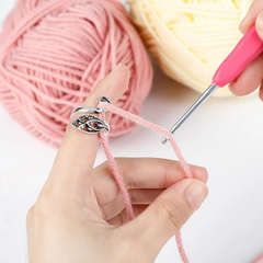 Adjustable Crochet Yarn Tension Ring Set – Make Crocheting Easier & More Comfortable