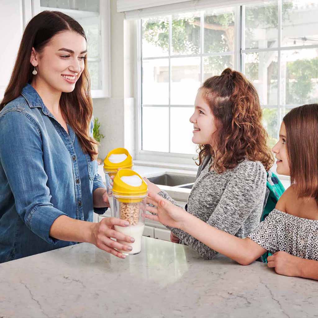The CrunchCup Everich and Tomic Housewares Co., LTD