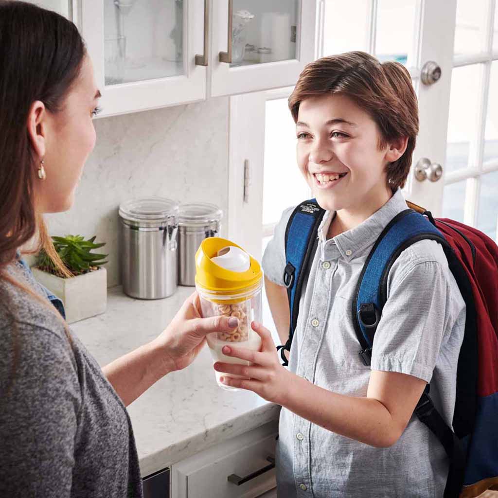 The CrunchCup Everich and Tomic Housewares Co., LTD